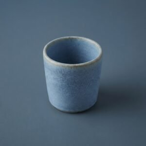 Vue en perspective de Tasse Nuit, montrant l'intérieur et la silhouette complète.